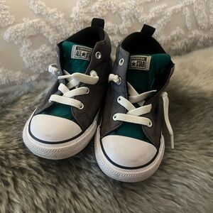 Gray Converse high tops barely used, Size 9T
